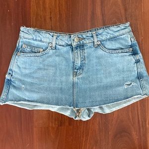 Zara Women Denim Short! Size 02